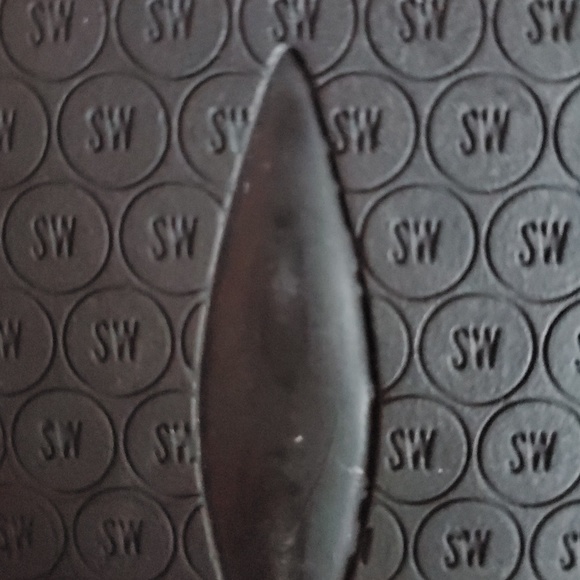 Stuart Weitzman - Picture 5 of 6